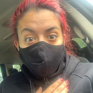 Meet your Posher, Cyra